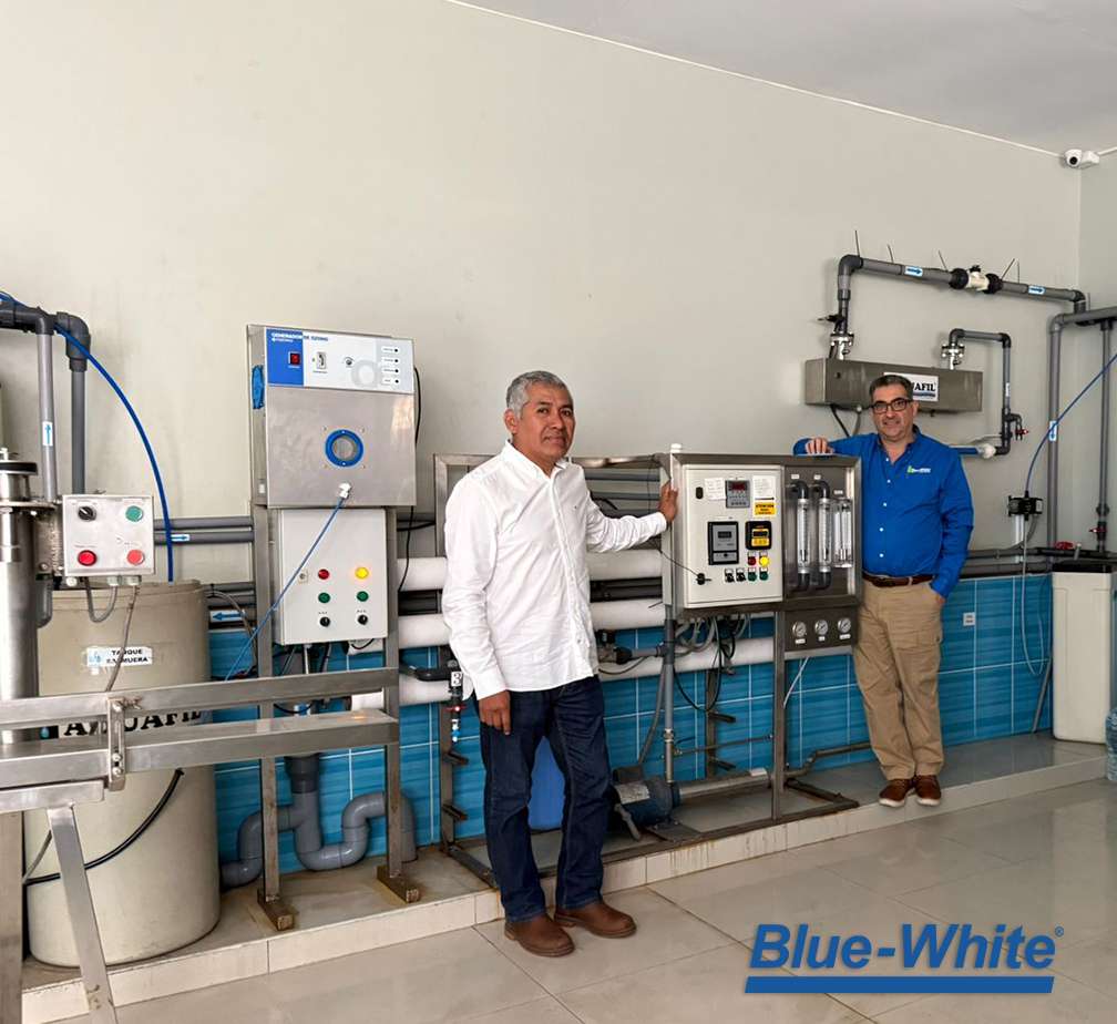 Blue-White® Flowmeters en pompen voeden RO-systemen in Peru 1 Adolfo1